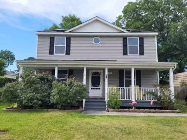 Main picture of 334 E Evans St