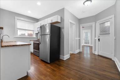 Main picture of 4230 Lawn Ave