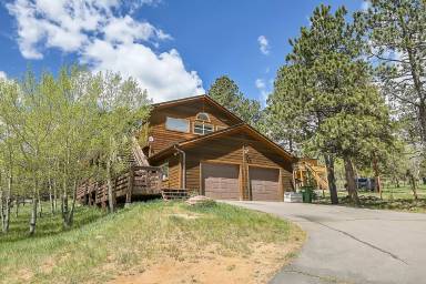 Main picture of 127 N Pine Dr