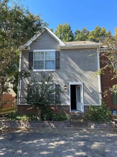 Main picture of 8061 Creekwood Cir W
