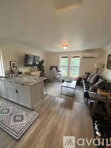 Main picture of 503 S Black Ave