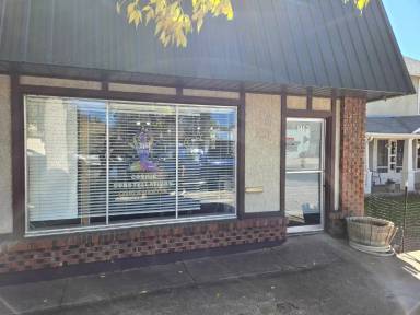 Main picture of 1112 Main St