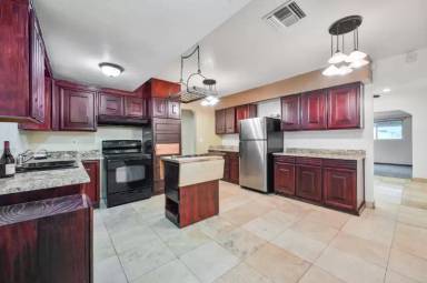 Main picture of 3810 N 35th Pl