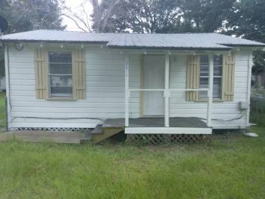 Main picture of 8014 Louise Ln