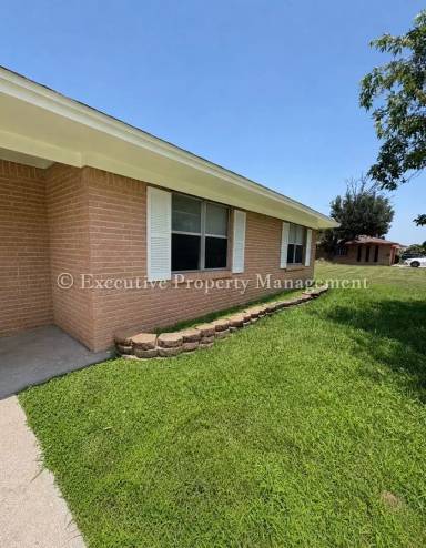 Main picture of 616 Cedar Dr