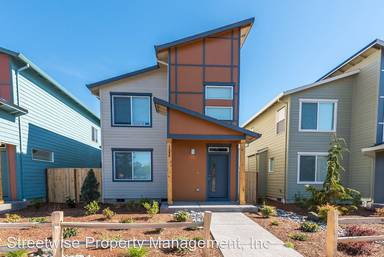 Main picture of 1506 E 1st St