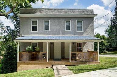 Main picture of 3400 Ruther Ave