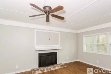 Main picture of 4597 Douglas Dr NE