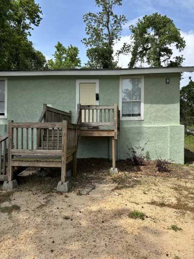 Main picture of 1206 McInnis Ave