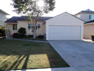 Main picture of 3734 Lees Ave