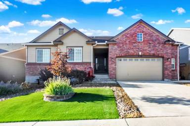 Main picture of 7576 Oasis Dr