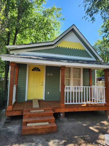 Main picture of 1018 W Colorado Ave