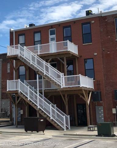 Main picture of 127 1/3 N 6th St