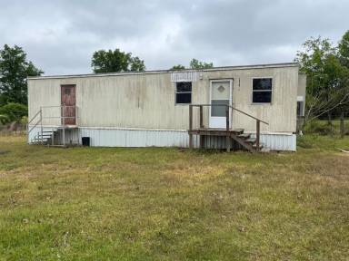 Main picture of 19367 Highway 442