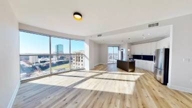 Main picture of 500 West Trade