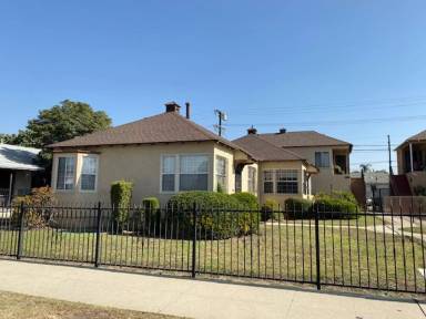 Main picture of 9300 S Manhattan Pl