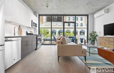 Main picture of 935 W Belden Ave