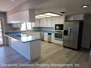 Main picture of 728 Collyer Dr