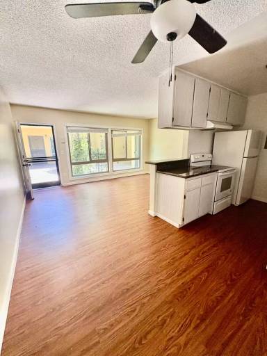 Main picture of 360-370 Temple 1-12 Ave