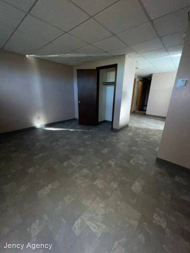 Main picture of 201 N 1st St