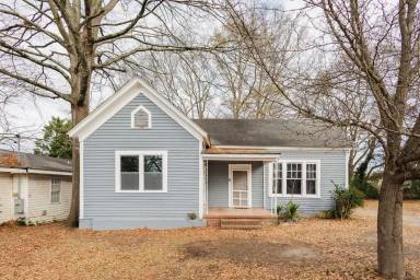 Main picture of 725 W Poplar St