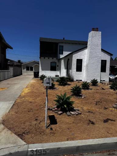 Main picture of 3195 Pine Ave