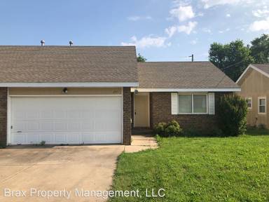 Main picture of 2915 W Village Ln