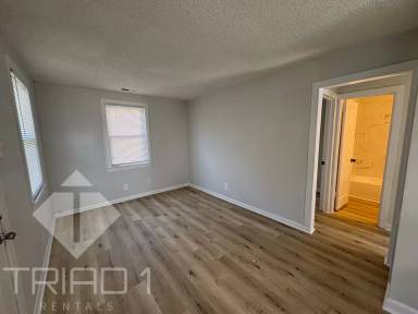 Main picture of 1327 Mayfair Ave