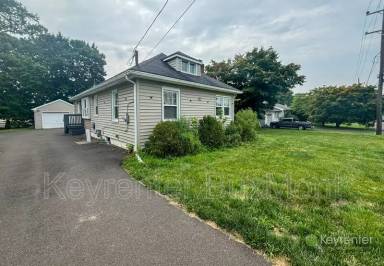 Main picture of 211 Summer Ave