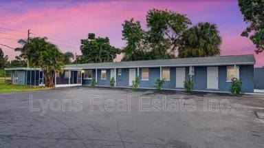 Main picture of 11109 Tamiami Trl