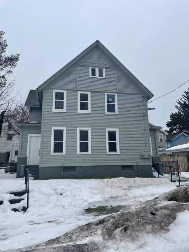 Main picture of 147 Ravine Ave