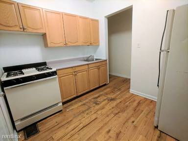 Main picture of 654-64 W Cornelia Ave