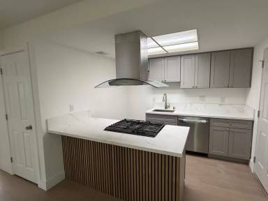 Main picture of 403 Elizabeth Way