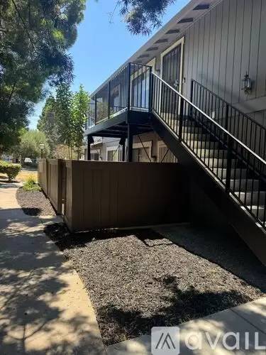 Main picture of 205 Ladera Plz