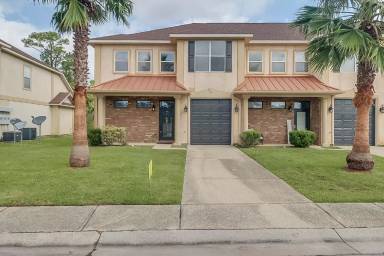 Main picture of 214 Capri Pl
