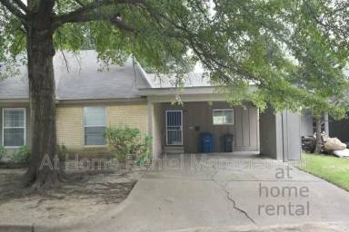 Main picture of 4707 S Fulton Pl