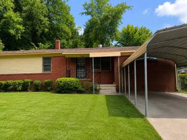Main picture of 2045 Townsend Ave