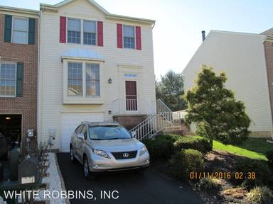 Main picture of 107 Steven Ln