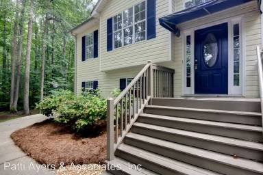 Main picture of 68 Dundee Pl