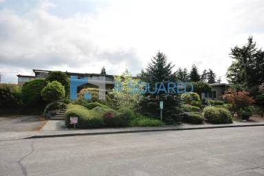 Main picture of 323 2nd Ave S
