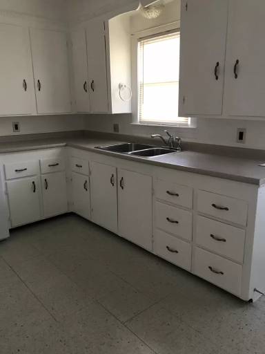 Main picture of 14 Maple St