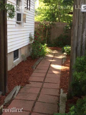 Main picture of 15 Pleasant St