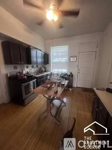 Main picture of 2942 W Augusta Blvd