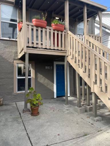 Main picture of 1519 Campbell St