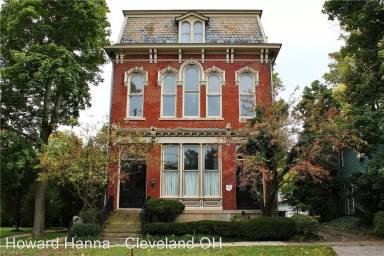 Main picture of 409 S Main St
