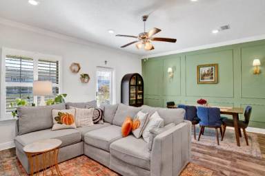 Main picture of 306 S F St