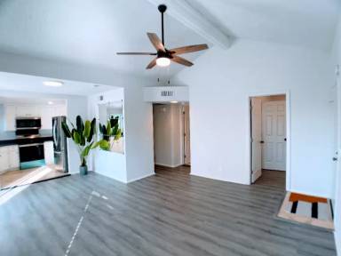 Main picture of 22725 Lakeway Dr