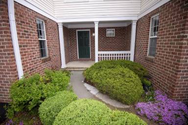 Main picture of 5389 Aubrey Loop