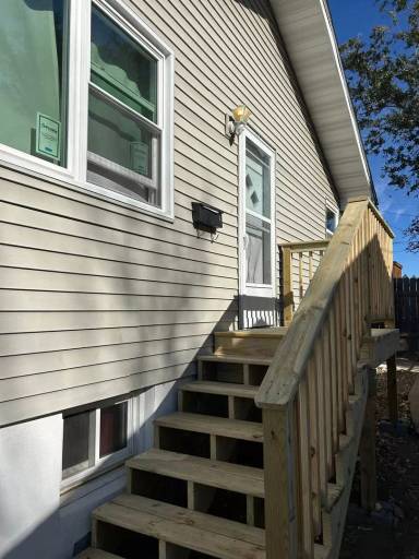 Main picture of 1016 11th Ave W
