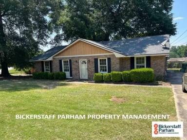 Main picture of 4661 Acorn St